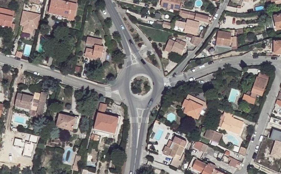 Vue aérienne du Rond-point anonyme n°541530190