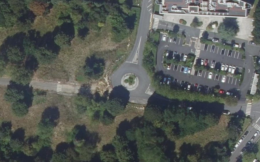 Vue aérienne du Rond-point anonyme n°54154506