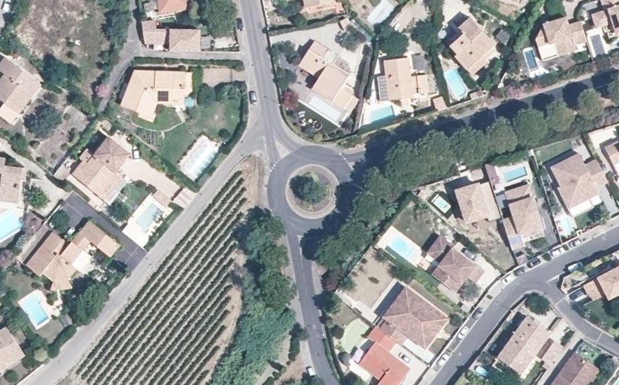 Vue aérienne du Rond-point anonyme n°54200743