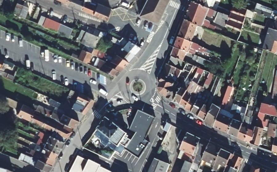 Vue aérienne du Rond-point anonyme n°54202131