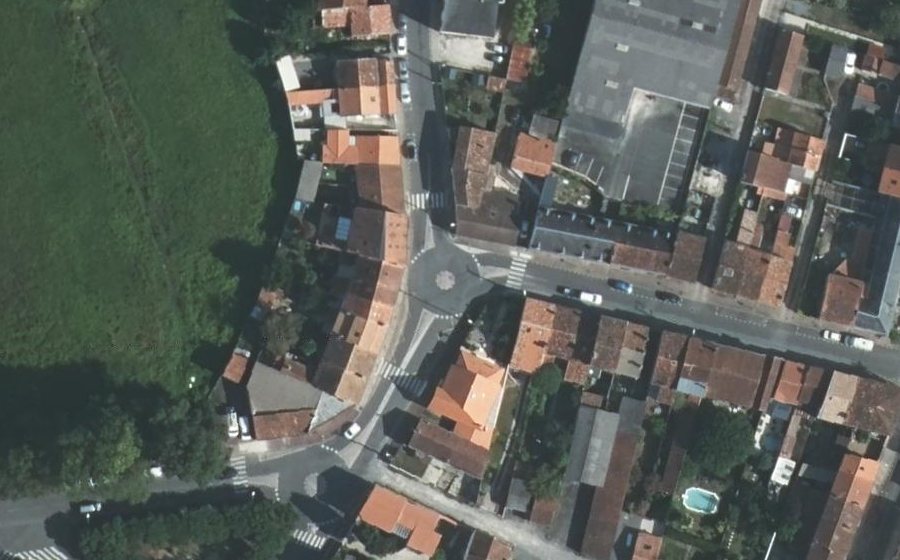 Vue aérienne du Rond-point anonyme n°542053461