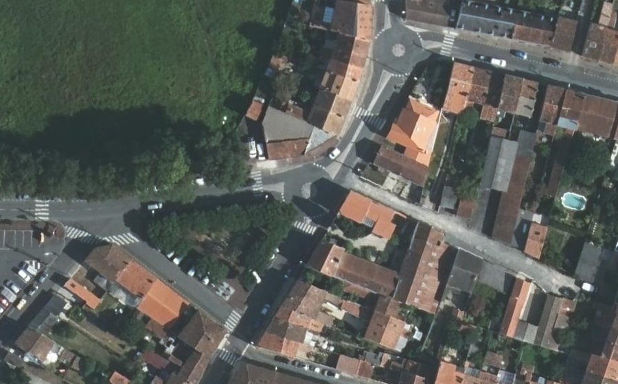 Vue aérienne du Rond-point anonyme n°542053463