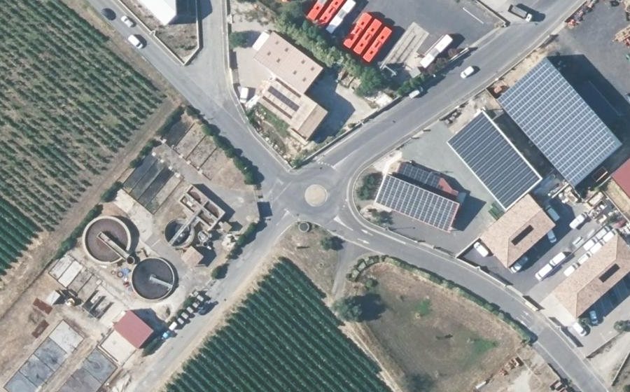Vue aérienne du Rond-point anonyme n°542099088