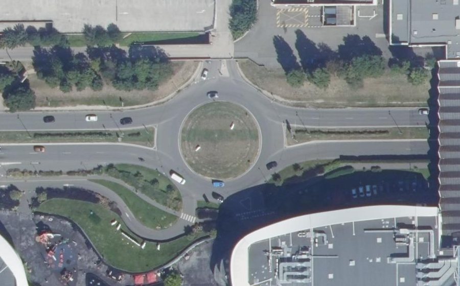 Vue aérienne du Rond-point anonyme n°542209564