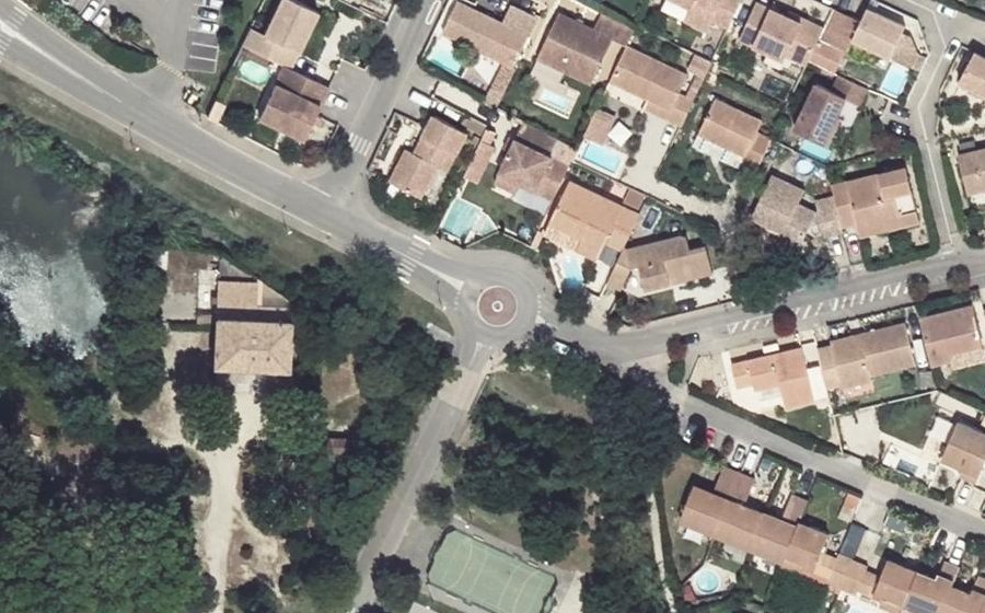 Vue aérienne du Rond-point anonyme n°542407718
