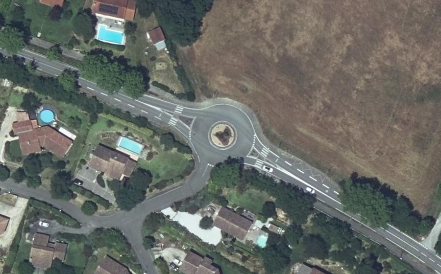 Vue aérienne du Rond-point anonyme n°542509776