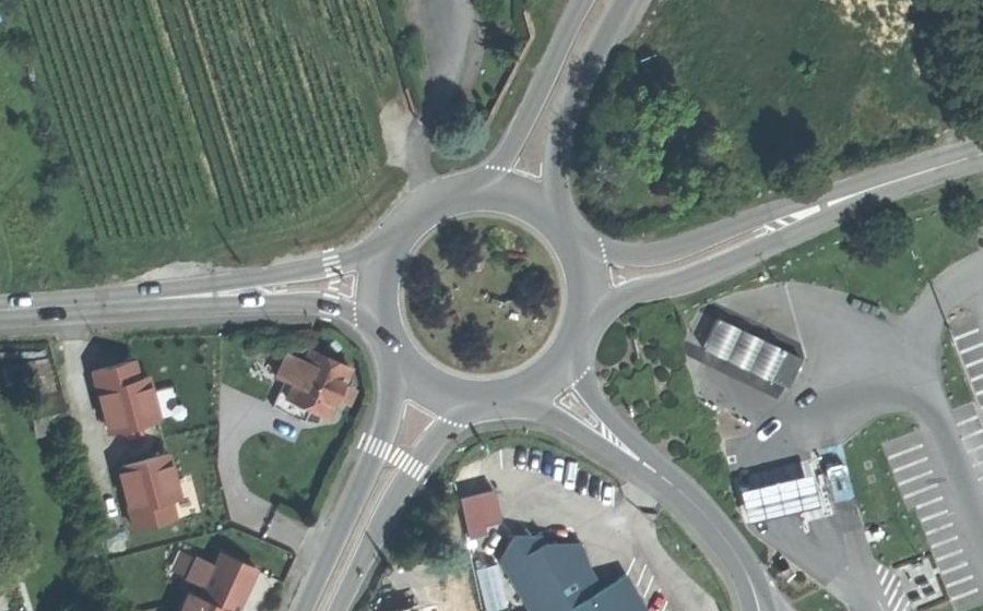 Vue aérienne du Rond-point anonyme n°542597100