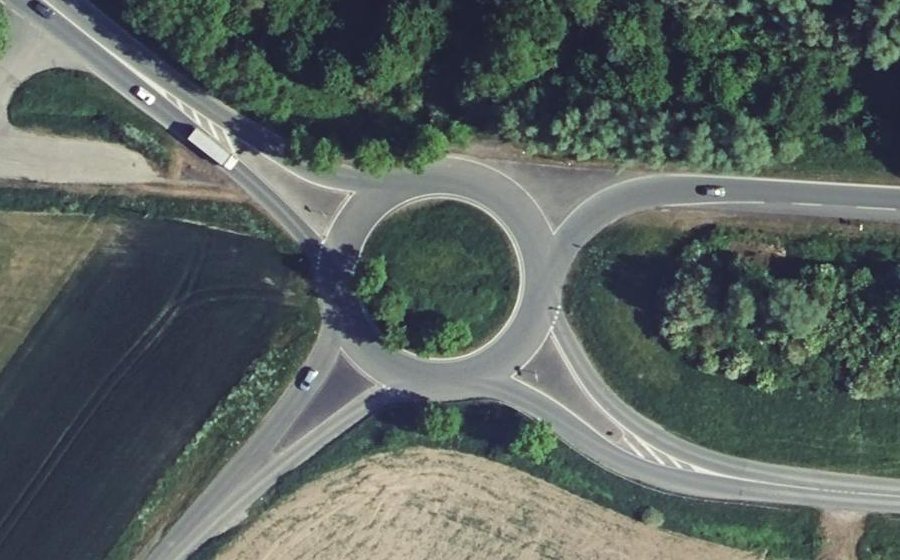 Vue aérienne du Rond-point anonyme n°54264797