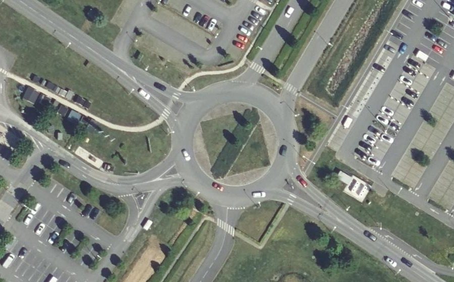 Vue aérienne du Rond-point anonyme n°54274066