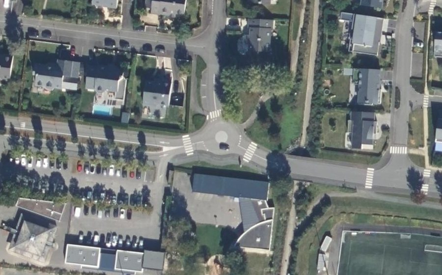 Vue aérienne du Rond-point anonyme n°54292908
