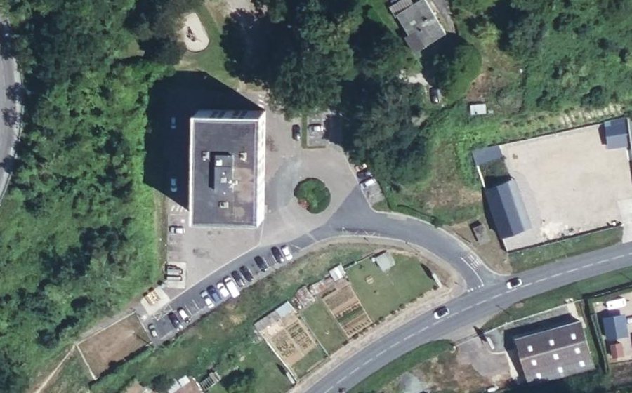 Vue aérienne du Rond-point anonyme n°542939545
