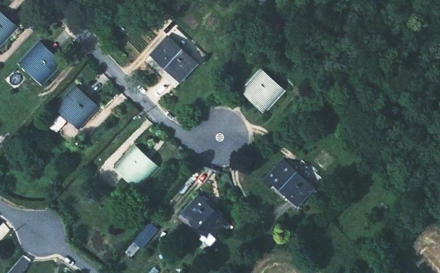 Vue aérienne du Rond-point anonyme n°542972663