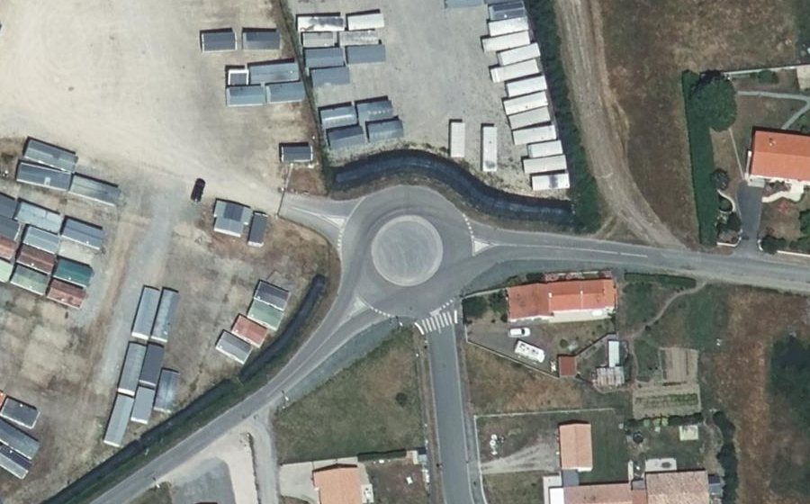 Vue aérienne du Rond-point anonyme n°543067904