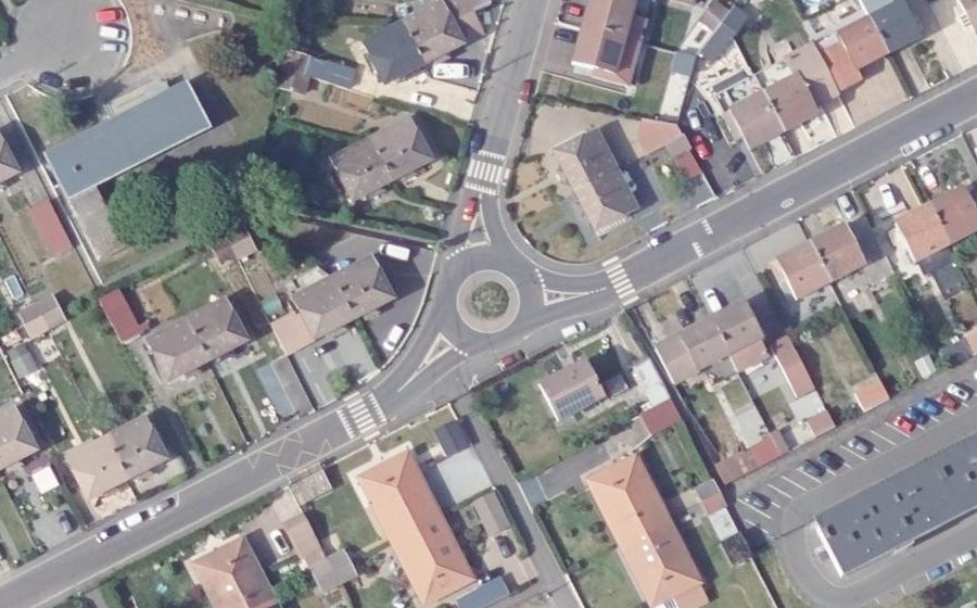 Vue aérienne du Rond-point anonyme n°543311132