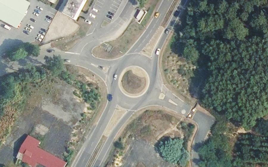 Vue aérienne du Rond-point anonyme n°543331835