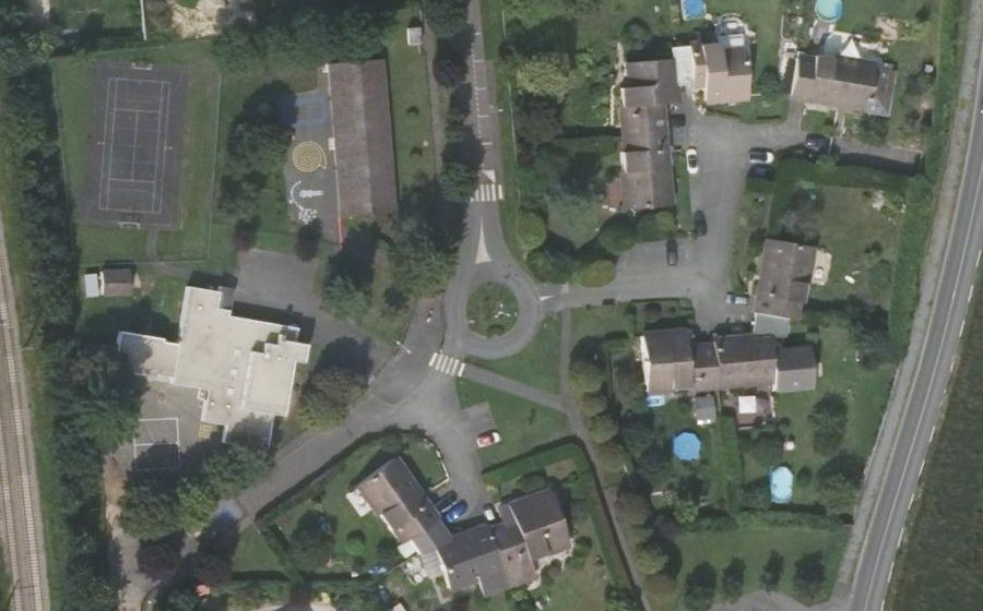 Vue aérienne du Rond-point anonyme n°543476682