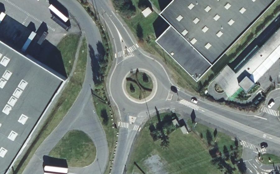 Vue aérienne du Rond-point anonyme n°543580258