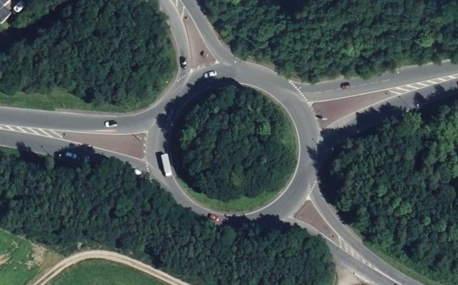 Vue aérienne du Rond-point anonyme n°54377876