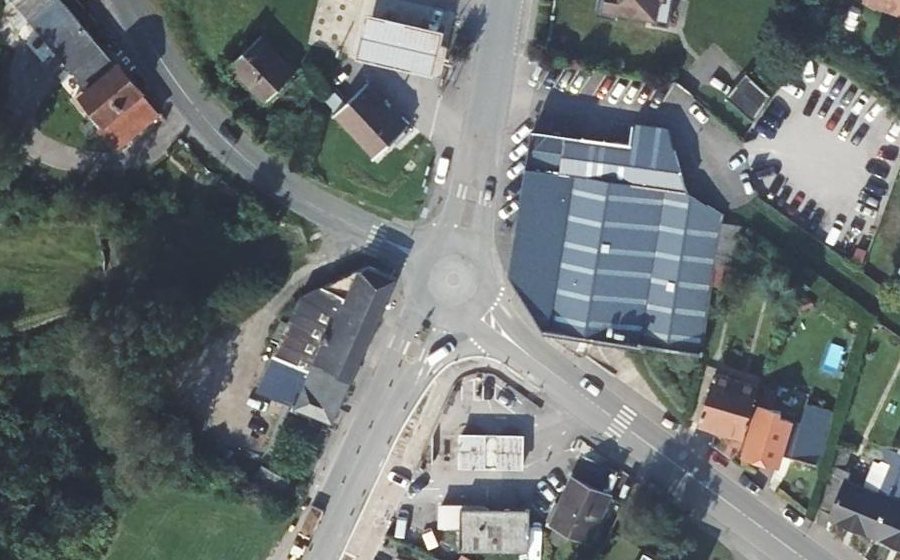 Vue aérienne du Rond-point anonyme n°544361022