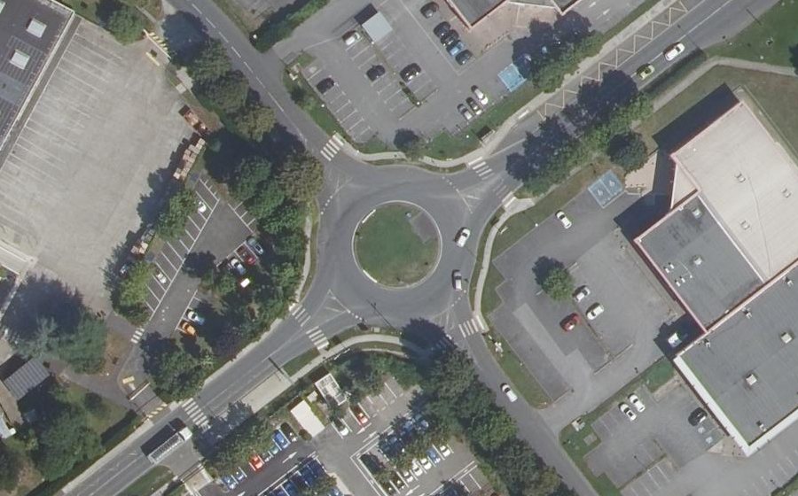 Vue aérienne du Rond-point anonyme n°544849828