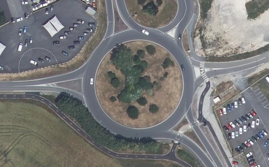 Vue aérienne du Rond-point anonyme n°54514516