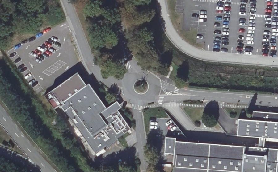 Vue aérienne du Rond-point anonyme n°545538240