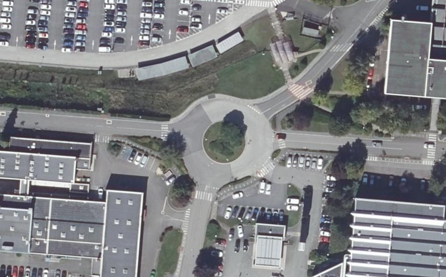 Vue aérienne du Rond-point anonyme n°545538242
