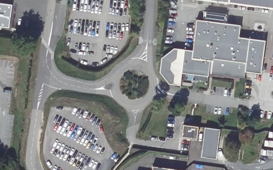 Vue aérienne du Rond-point anonyme n°545538258