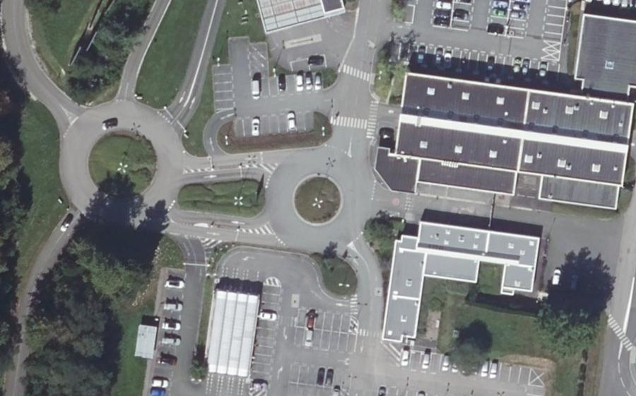 Vue aérienne du Rond-point anonyme n°545538270