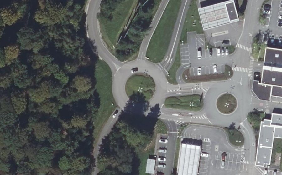 Vue aérienne du Rond-point anonyme n°545538271