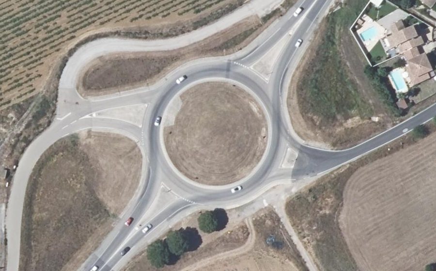 Vue aérienne du Rond-point anonyme n°545649646