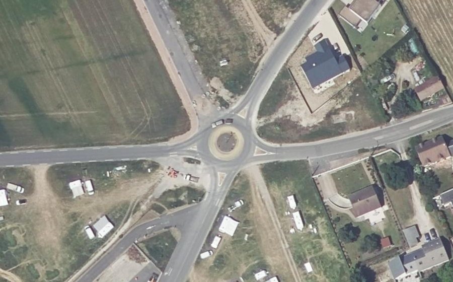 Vue aérienne du Rond-point anonyme n°545892298