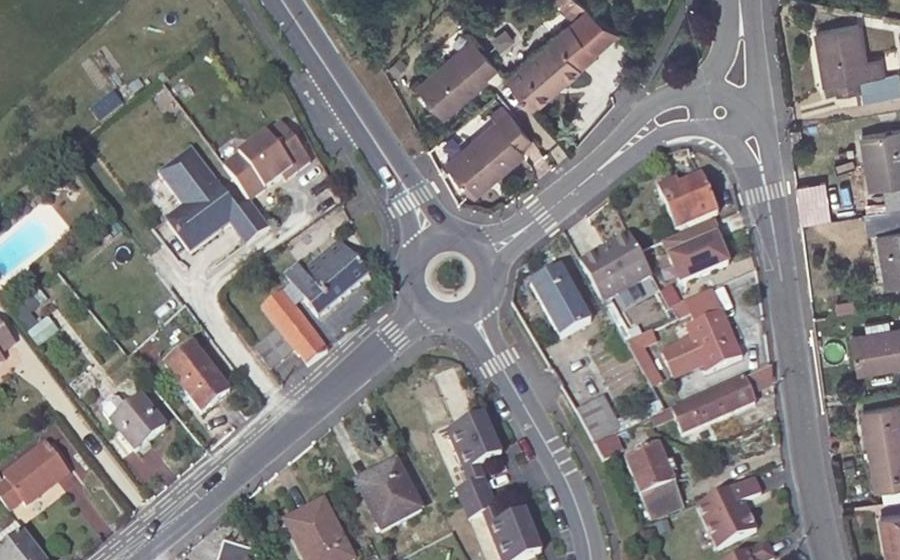 Vue aérienne du Rond-point anonyme n°54601883