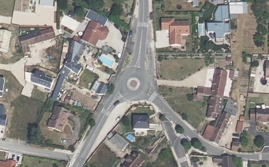 Vue aérienne du Rond-point anonyme n°54603708