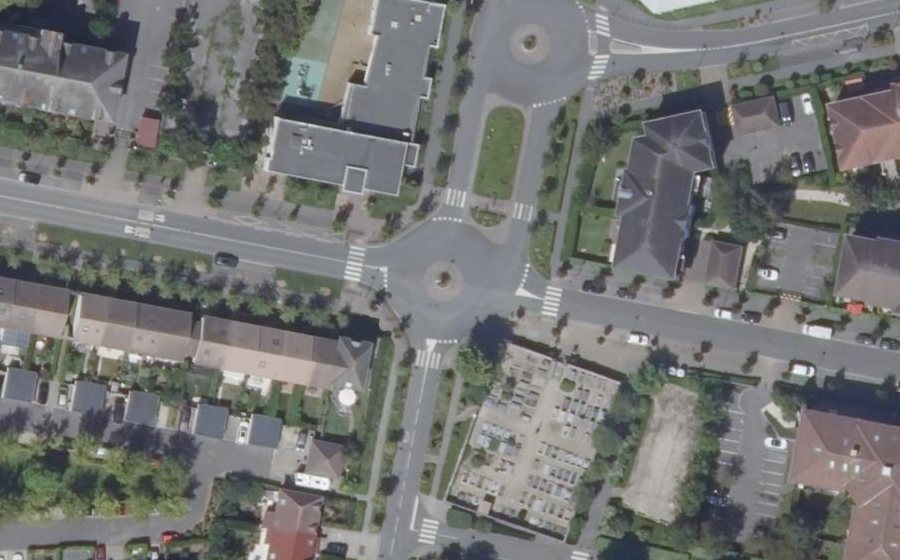 Vue aérienne du Rond-point anonyme n°546047002