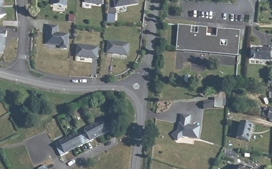 Vue aérienne du Rond-point anonyme n°546065644