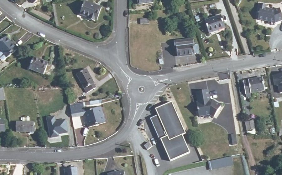 Vue aérienne du Rond-point anonyme n°546205525