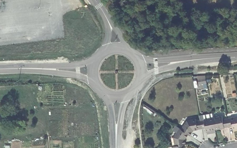 Vue aérienne du Rond-point anonyme n°54629865