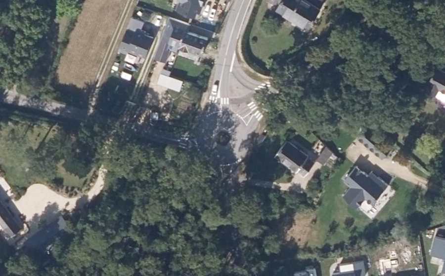 Vue aérienne du Rond-point anonyme n°546424209