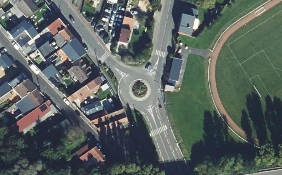 Vue aérienne du Rond-point anonyme n°54661665