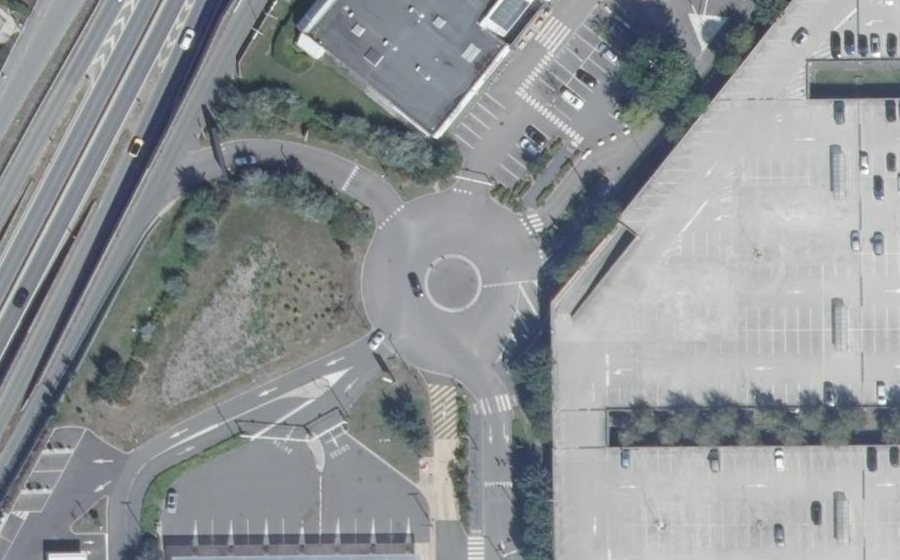 Vue aérienne du Rond-point anonyme n°546662928