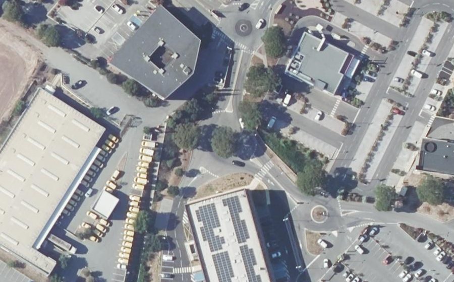 Vue aérienne du Rond-point anonyme n°547064965
