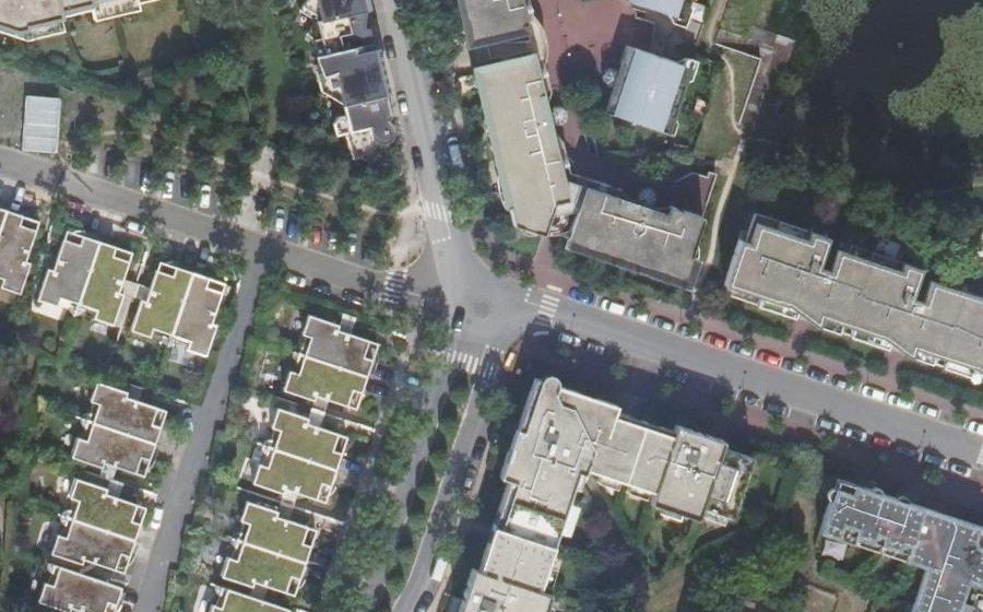 Vue aérienne du Rond-point anonyme n°54751609