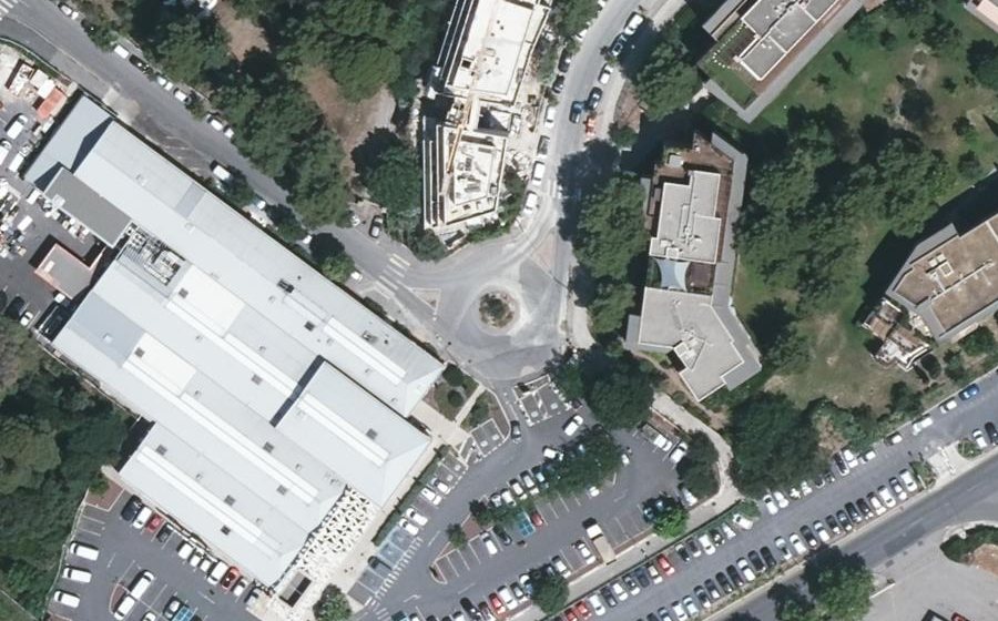 Vue aérienne du Rond-point anonyme n°547832769