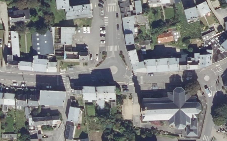 Vue aérienne du Rond-point anonyme n°548628918