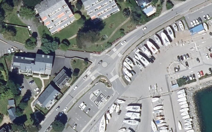 Vue aérienne du Rond-point anonyme n°549046622