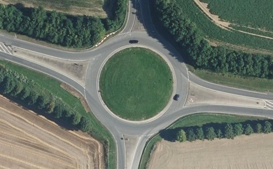 Vue aérienne du Rond-point anonyme n°54933924