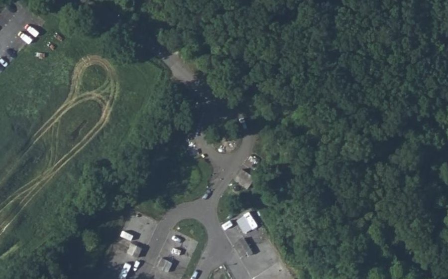 Vue aérienne du Rond-point anonyme n°549561445
