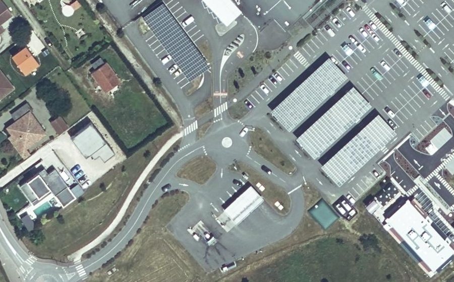 Vue aérienne du Rond-point anonyme n°550215997
