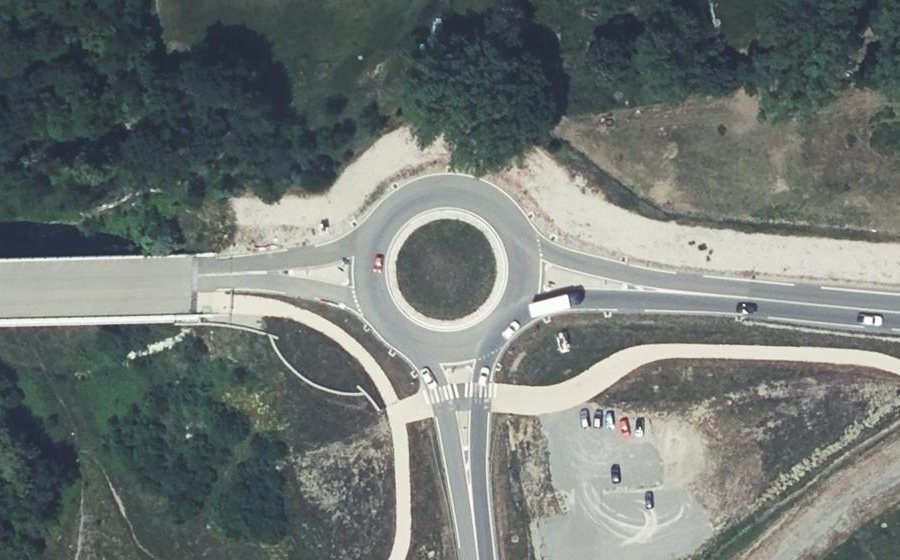 Vue aérienne du Rond-point anonyme n°550398820